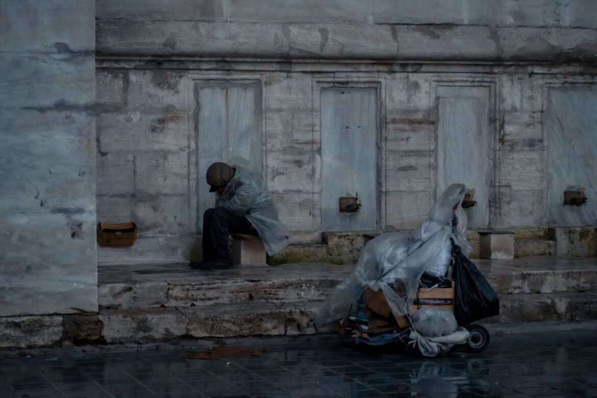 How to Help Homeless People: A Practical UK Guide - ilustracja artykulu