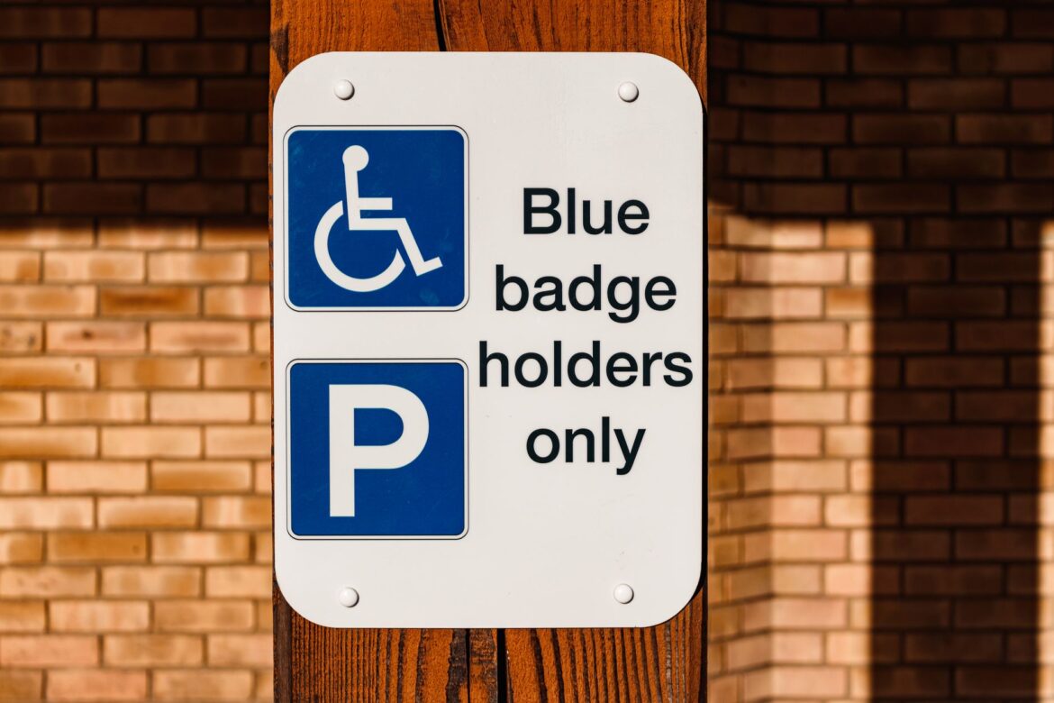 Blue Badge Application Guide UK: Eligibility, Costs and How to Apply - ilustracja artykulu