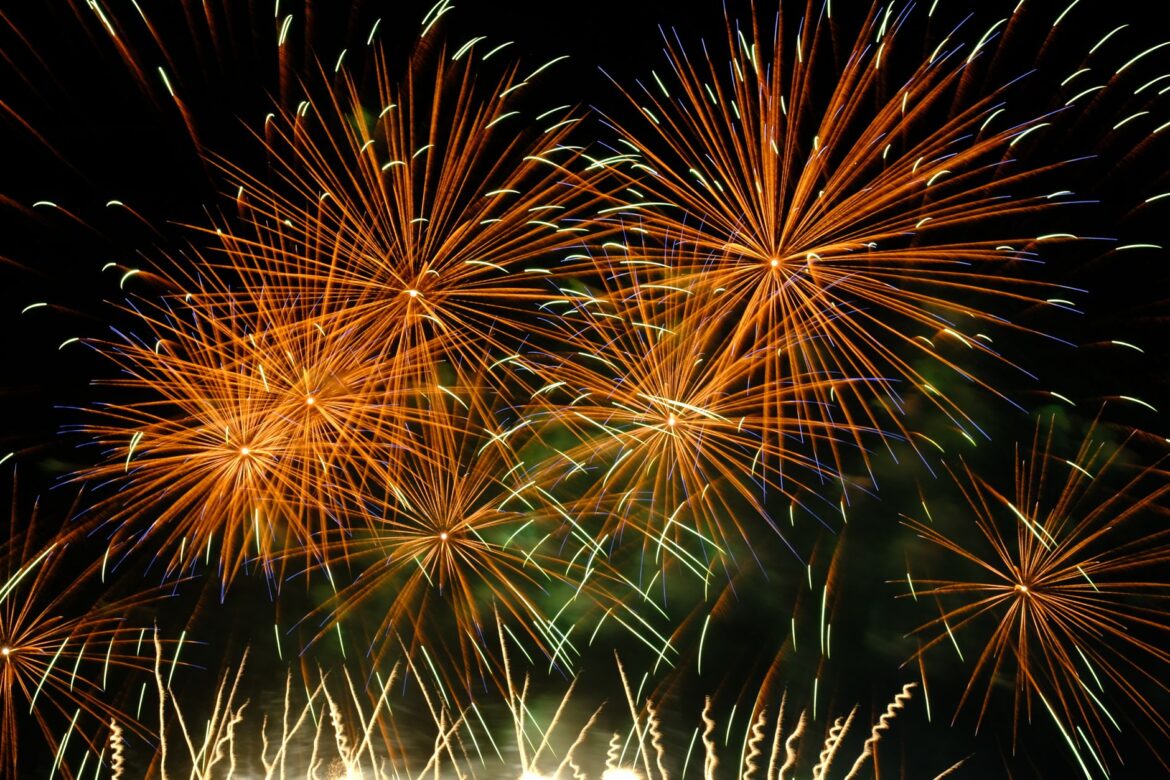 British Traditions of Bonfire Night: History, Food and Safety - ilustracja artykulu