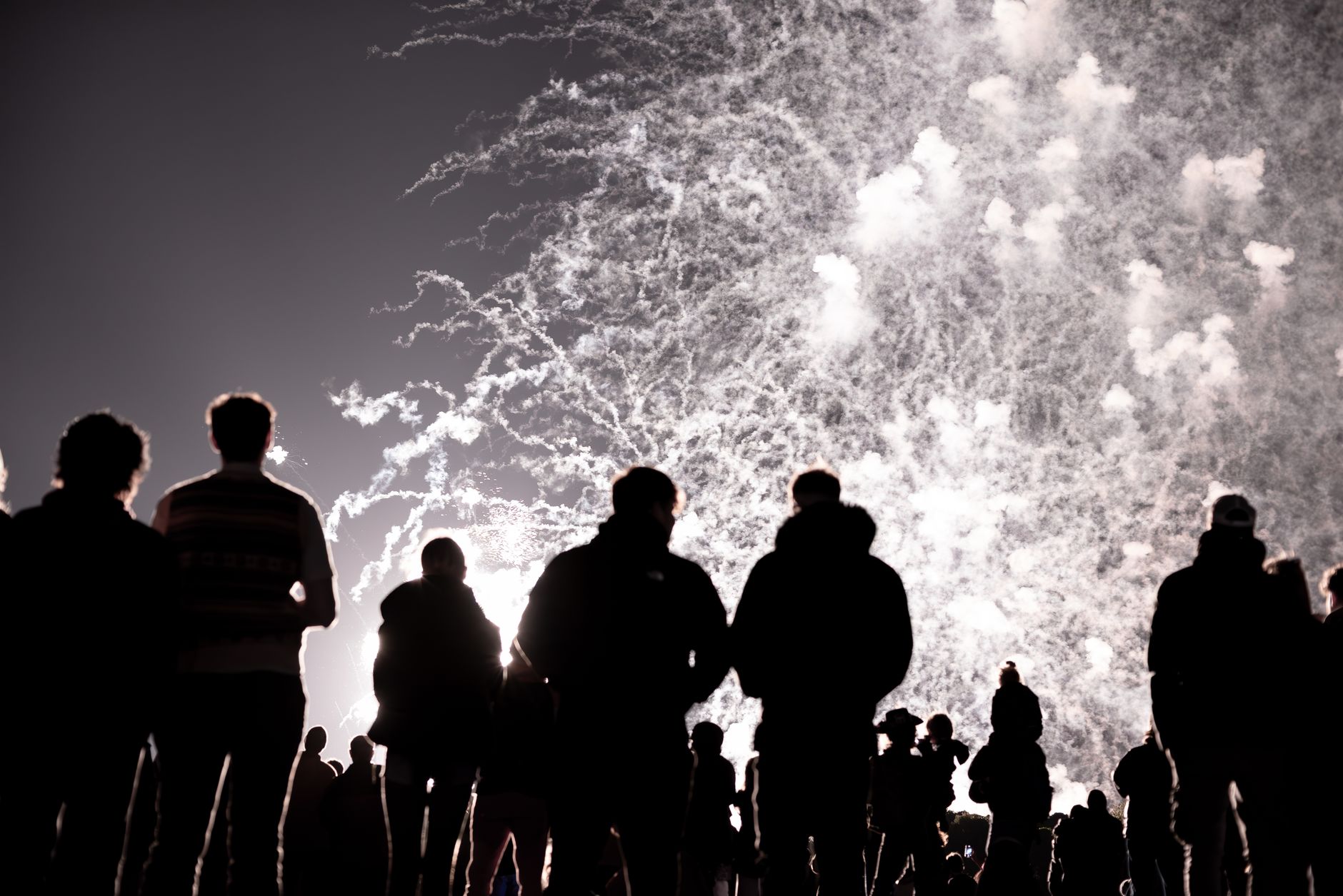 Ilustracja: British Traditions of Bonfire Night: History, Food and British Traditions of Bonfire Night: History, Food and Safety - zdjecie w tresci