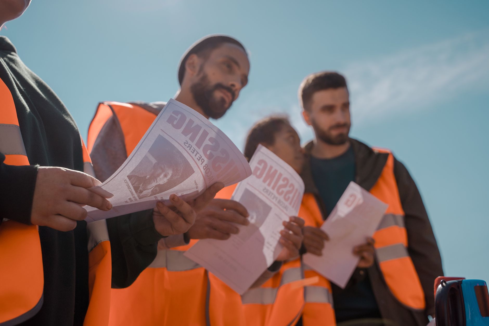 Ilustracja: Community Development Workers: What They Do, Earn and C Community Development Workers: What They Do, Earn and Change in UK Neighbourhoods - zdjecie w tresci