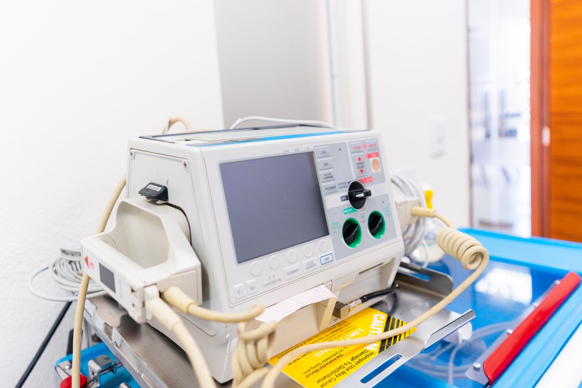Community Defibrillator Installation Guide UK: Costs, Siting and Registration - zdjecie w tresci